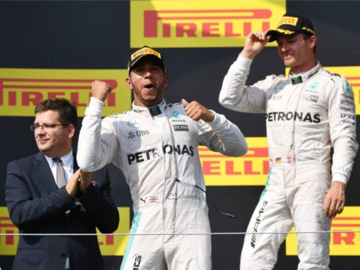 Hamilton logra nueva victoria en Hungría y arrebata el liderato a Rosberg