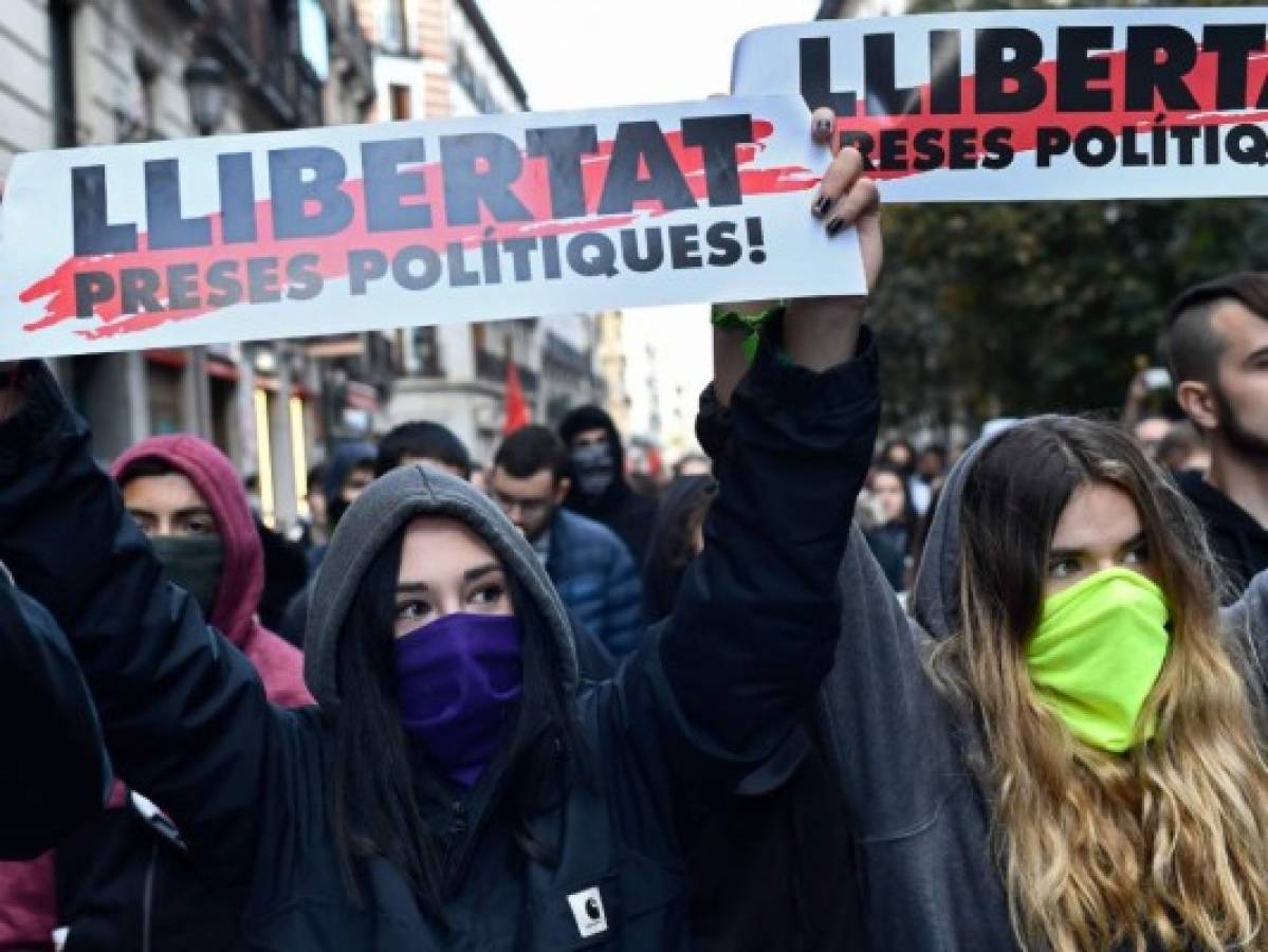 Nueva protesta independentista mantiene Barcelona en tensión