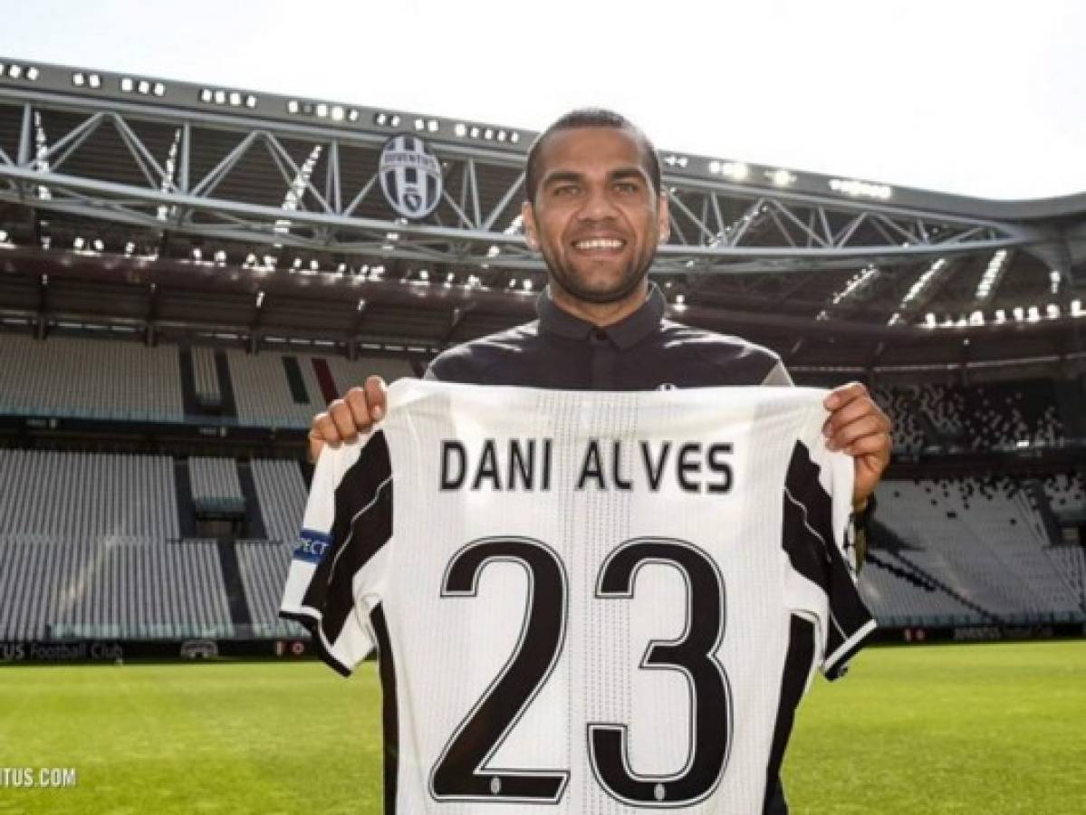 Dani Alves ya es jugador de la Juventus