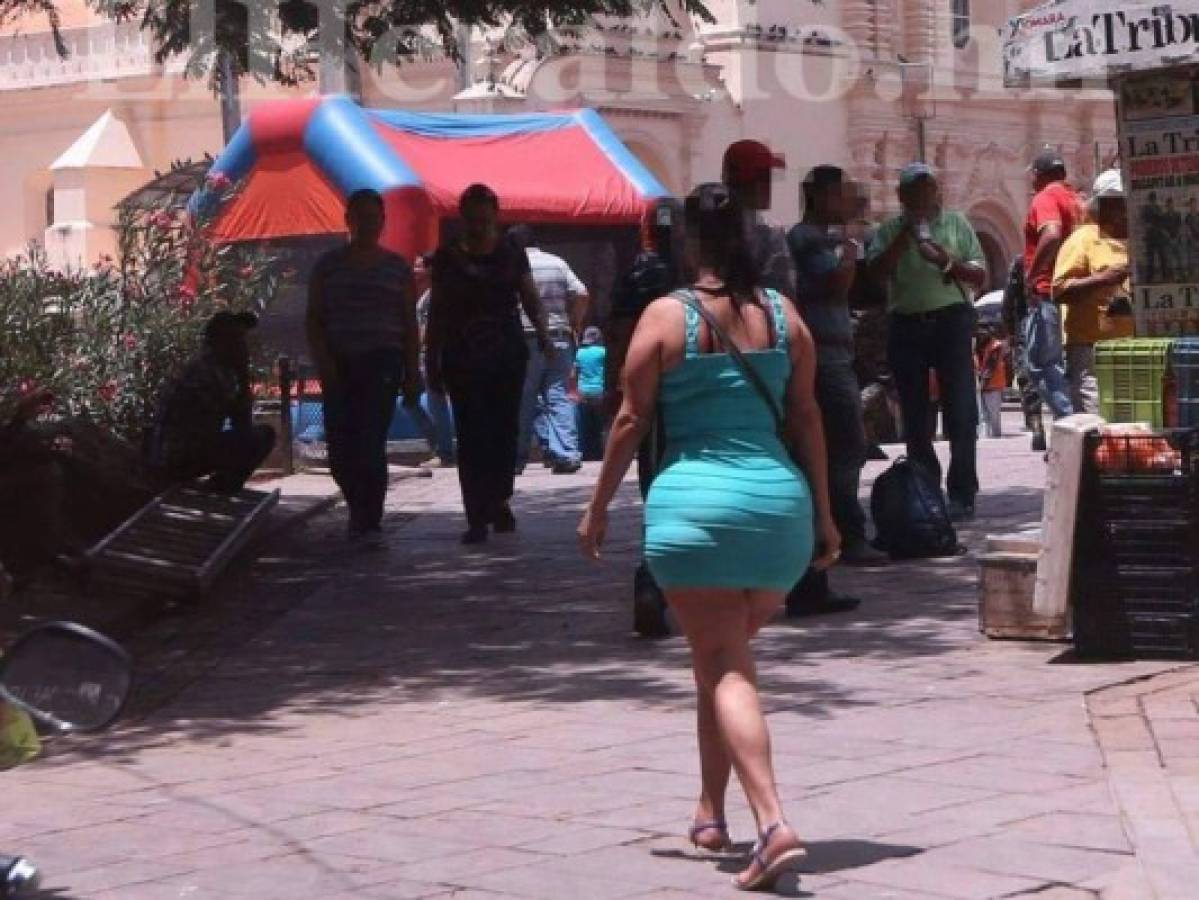 El centro de Tegucigalpa abraza la prostitución