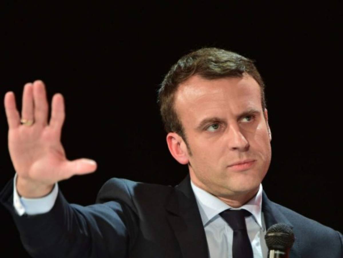 Presidente de Francia reconoce que ataques aéreos contra Siria 'no solucionan nada'