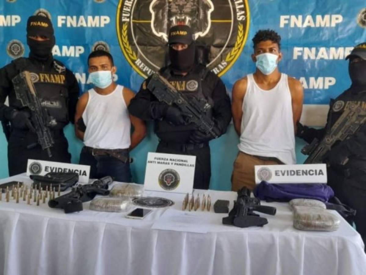 Con armas de grueso calibre caen dos supuestos pandilleros en La Ceiba