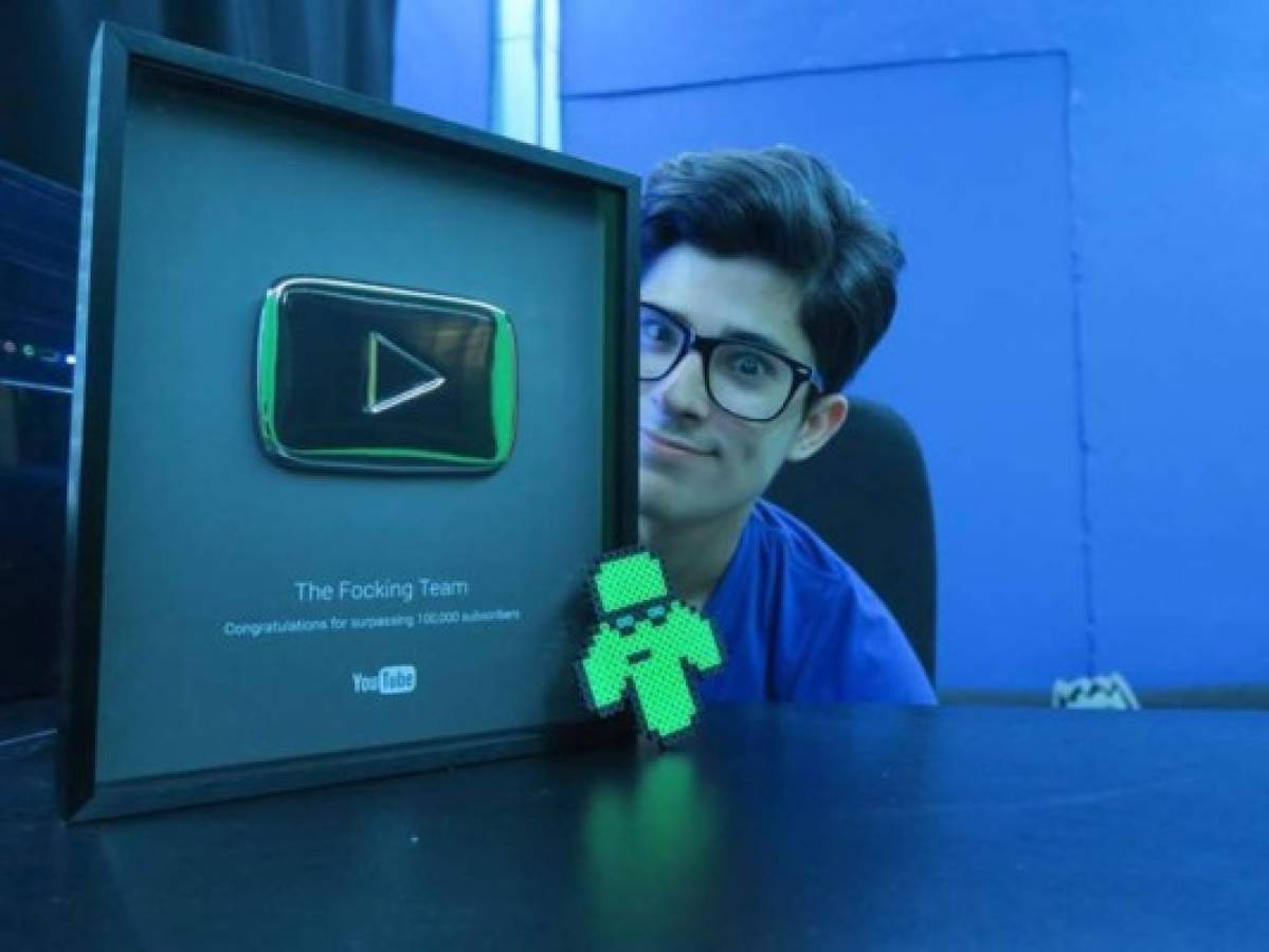 Youtuber hondureño logra obtener un Botón de Plata gracias a su creatividad
