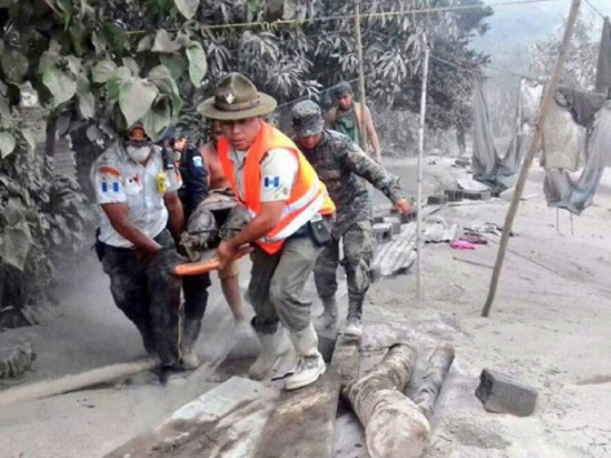 Aumenta a 116 la cifra de muertos por erupción de volcán en Guatemala