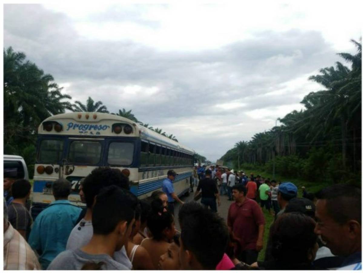 Tres muertos tras asalto de autobús en el departamento de Atlántida, Honduras