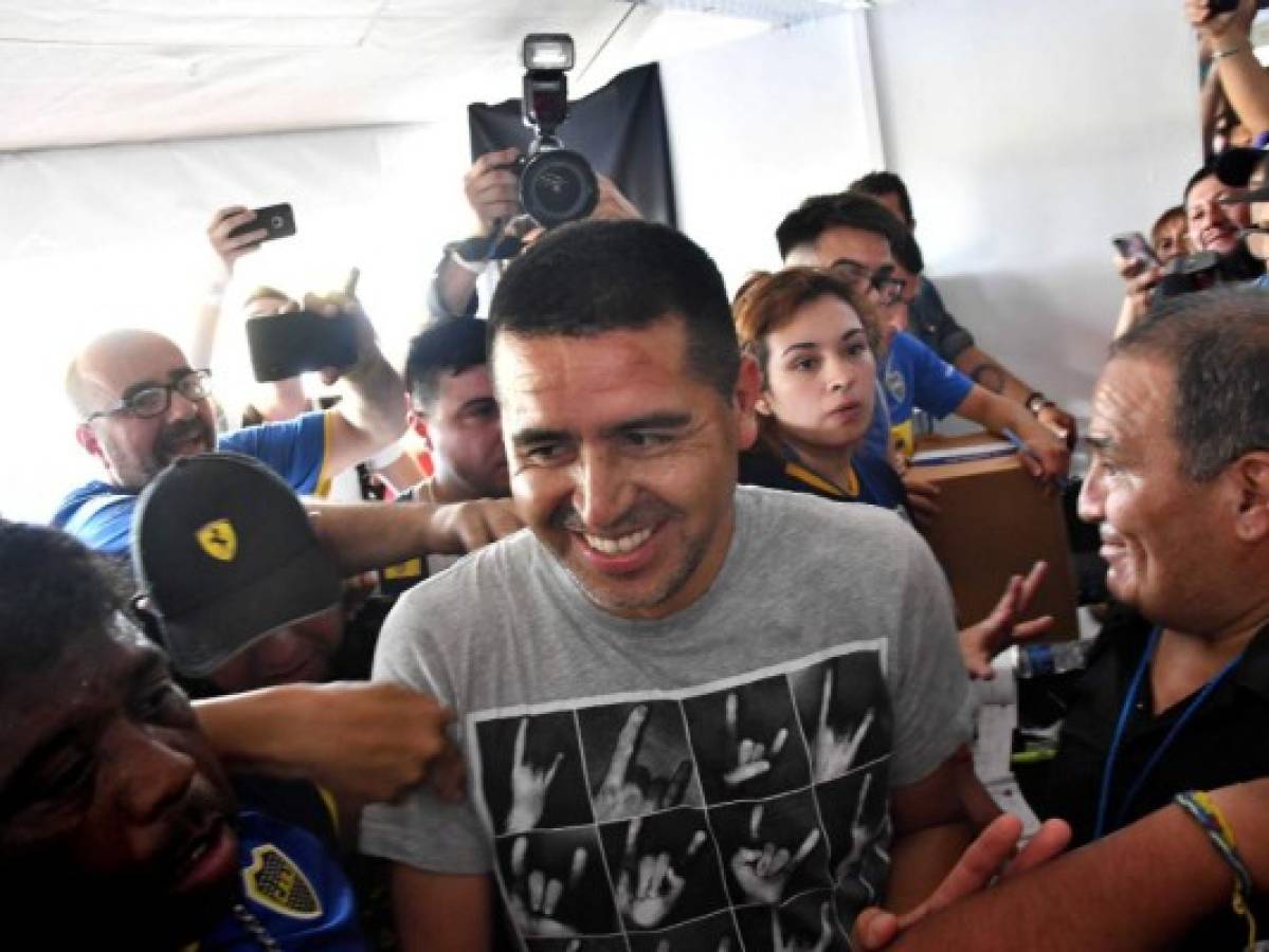Riquelme vence a Macri y a Maradona en las elecciones de Boca Juniors