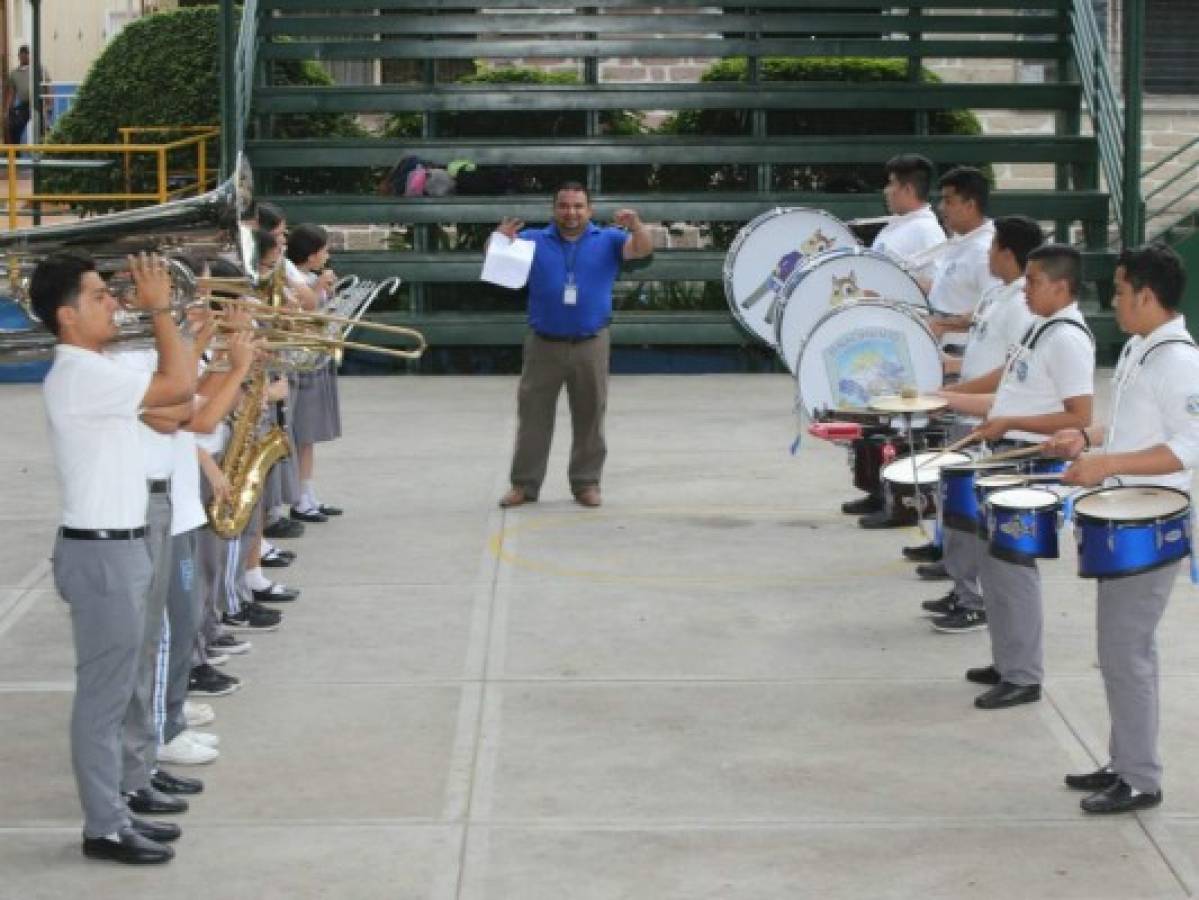 Más de 80 institutos esperan que participen en los desfiles en la capital de Honduras