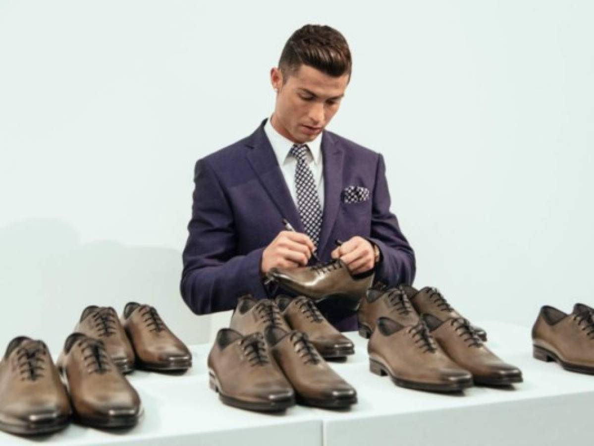Cristiano Ronaldo suministra los zapatos de vestir de la selección portuguesa