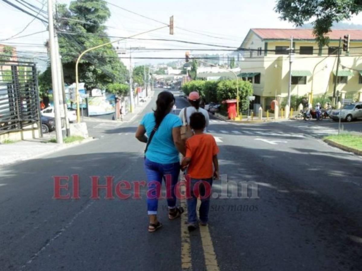 Joad es tímido pero sueña con ser un policía. Fotos: Alex Pérez/ EL HERALDO.