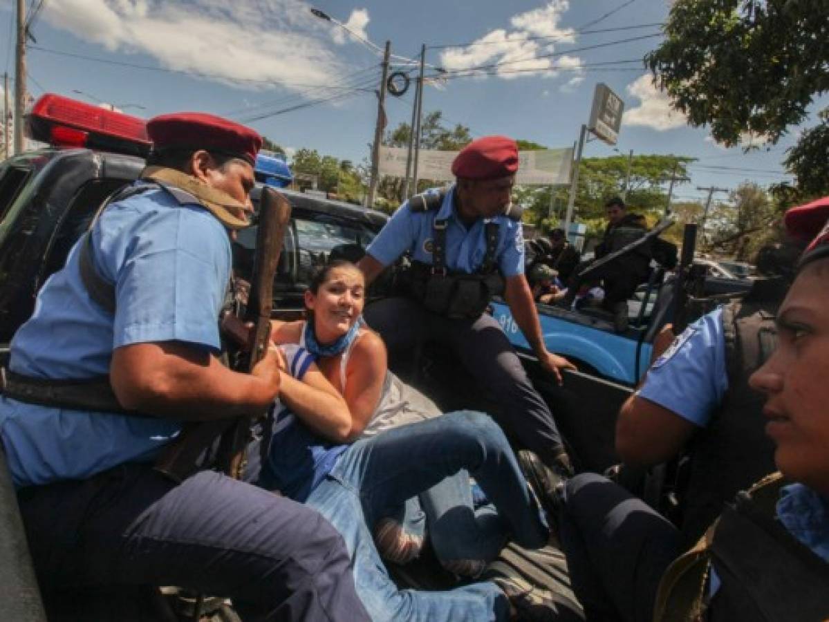 Policía de Nicaragua arresta a más de 100 manifestantes