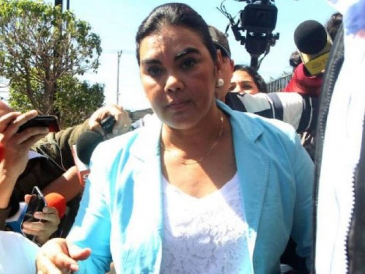 Elevan a juicio oral y público el caso de la ex primera dama Rosa Elena Bonilla de Lobo