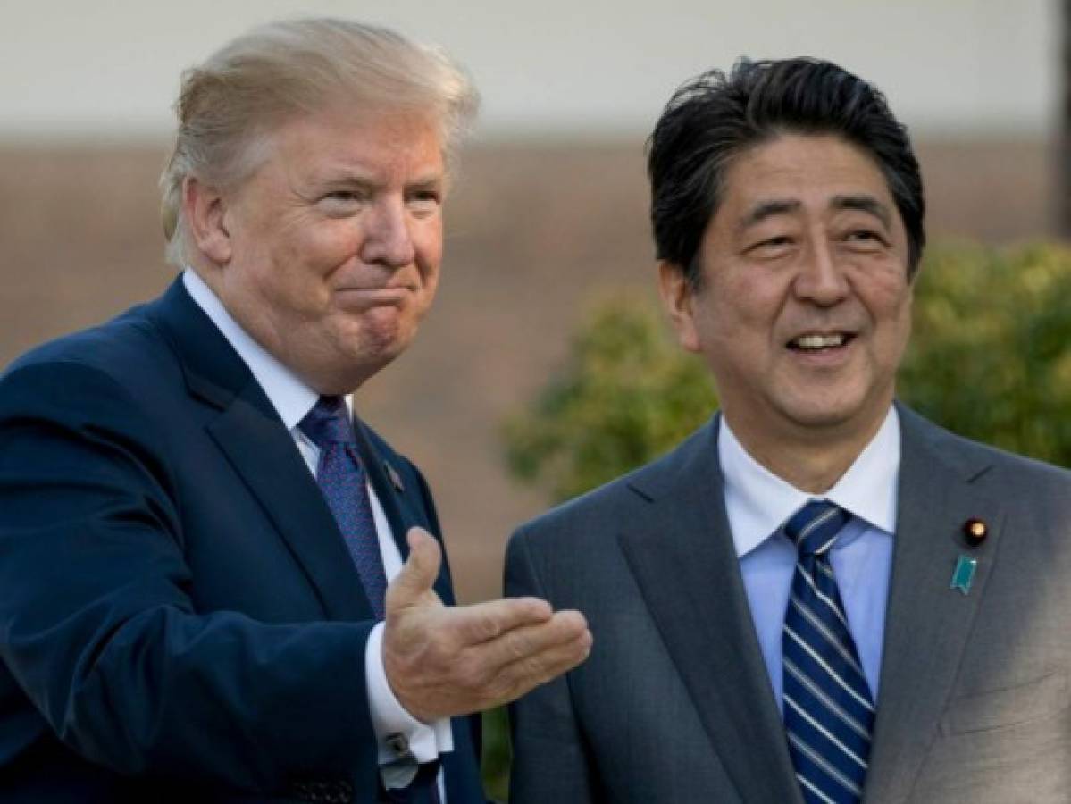 Trump llega a Japón, la primera escala de su gira por Asia