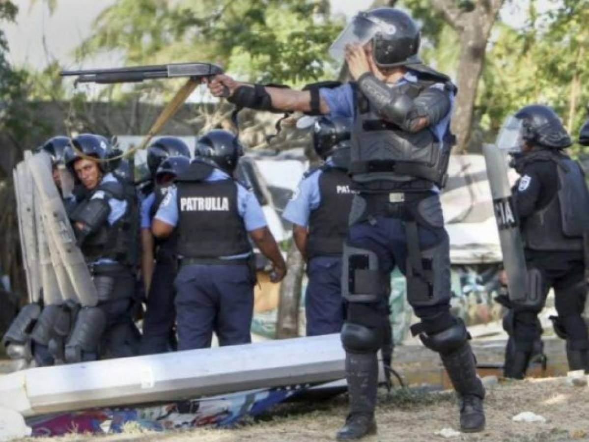 Nicaragua: Fuerzas de gobierno atacan a disparos a estudiantes universitarios