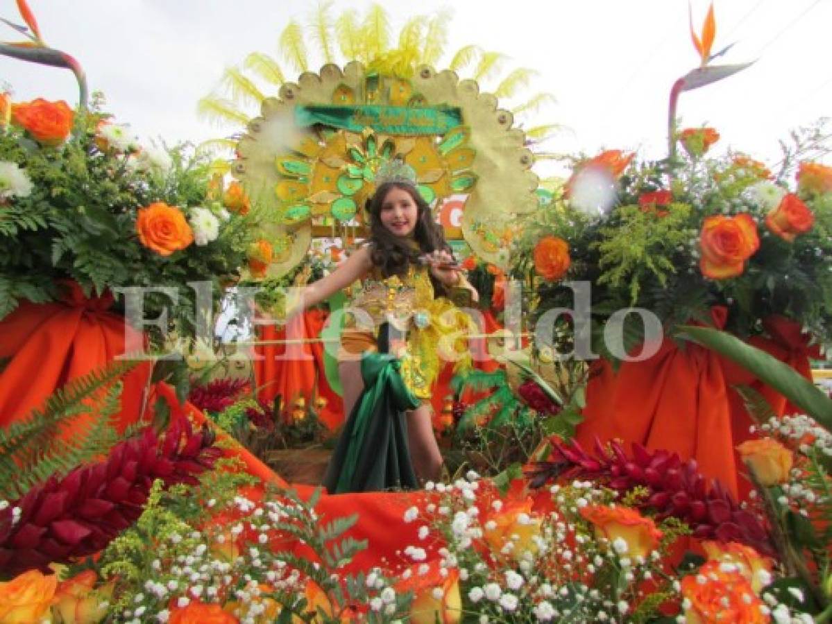 Demostración de cultura y belleza en el Festival Nacional del Maíz, Festima