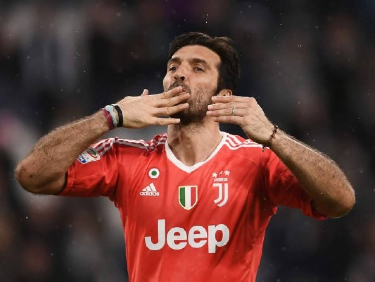 Buffon deja la Juve, pero abre la puerta a seguir en activo