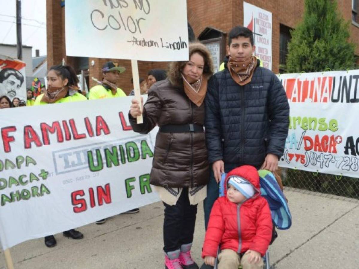 Hondureños de Chicago se manifiestan en concurrida marcha por el Día del Trabajo