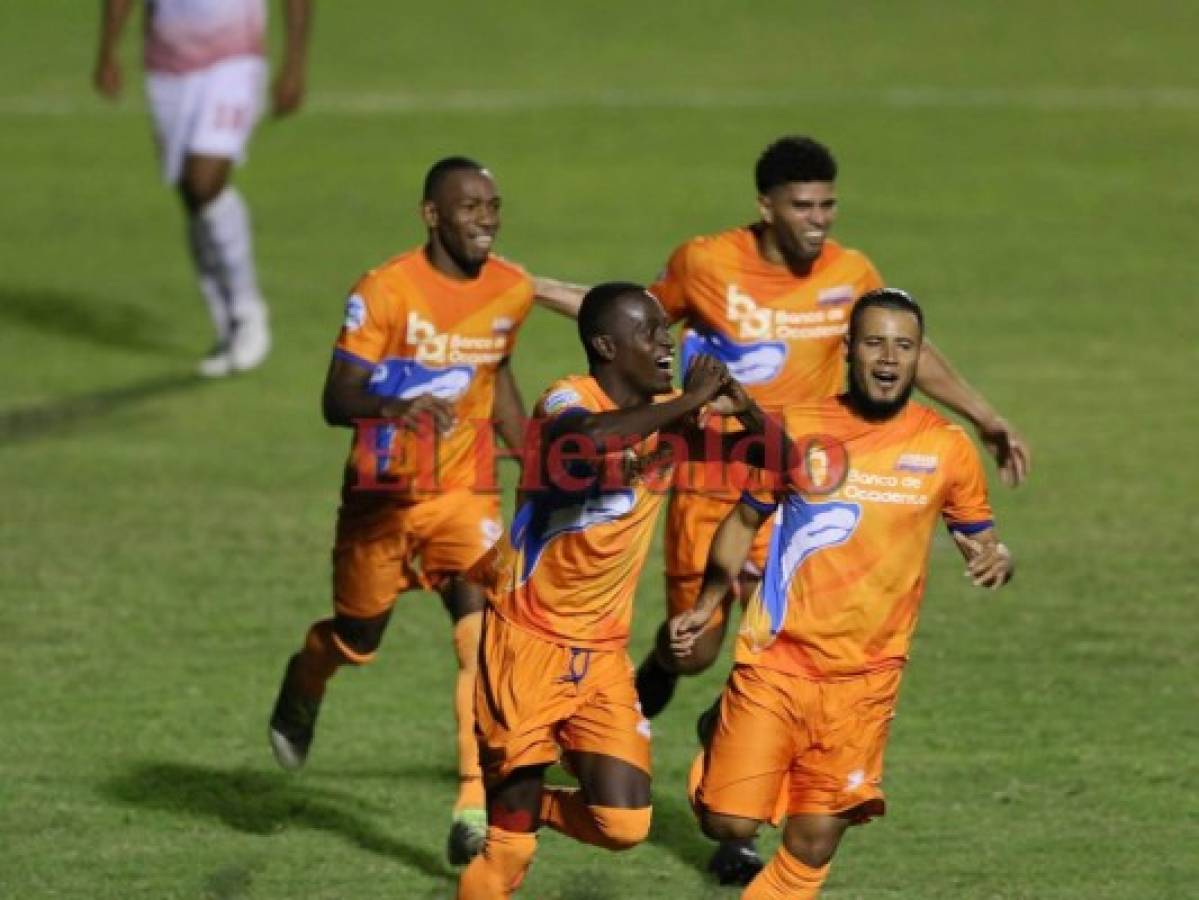 Los Lobos de la UPNFM derrotaron 4-2 a la Real Sociedad en el estadio Nacional