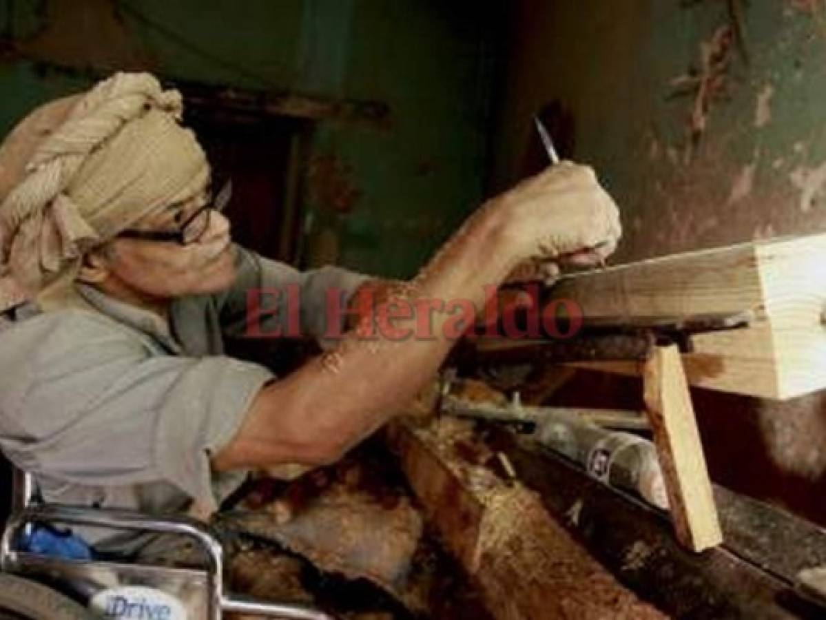 El ebanista que transforma la madera con ingenio
