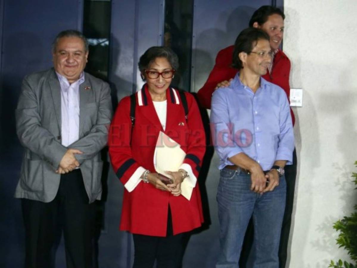 Partido Liberal firma y entrega compromiso para iniciar el diálogo﻿