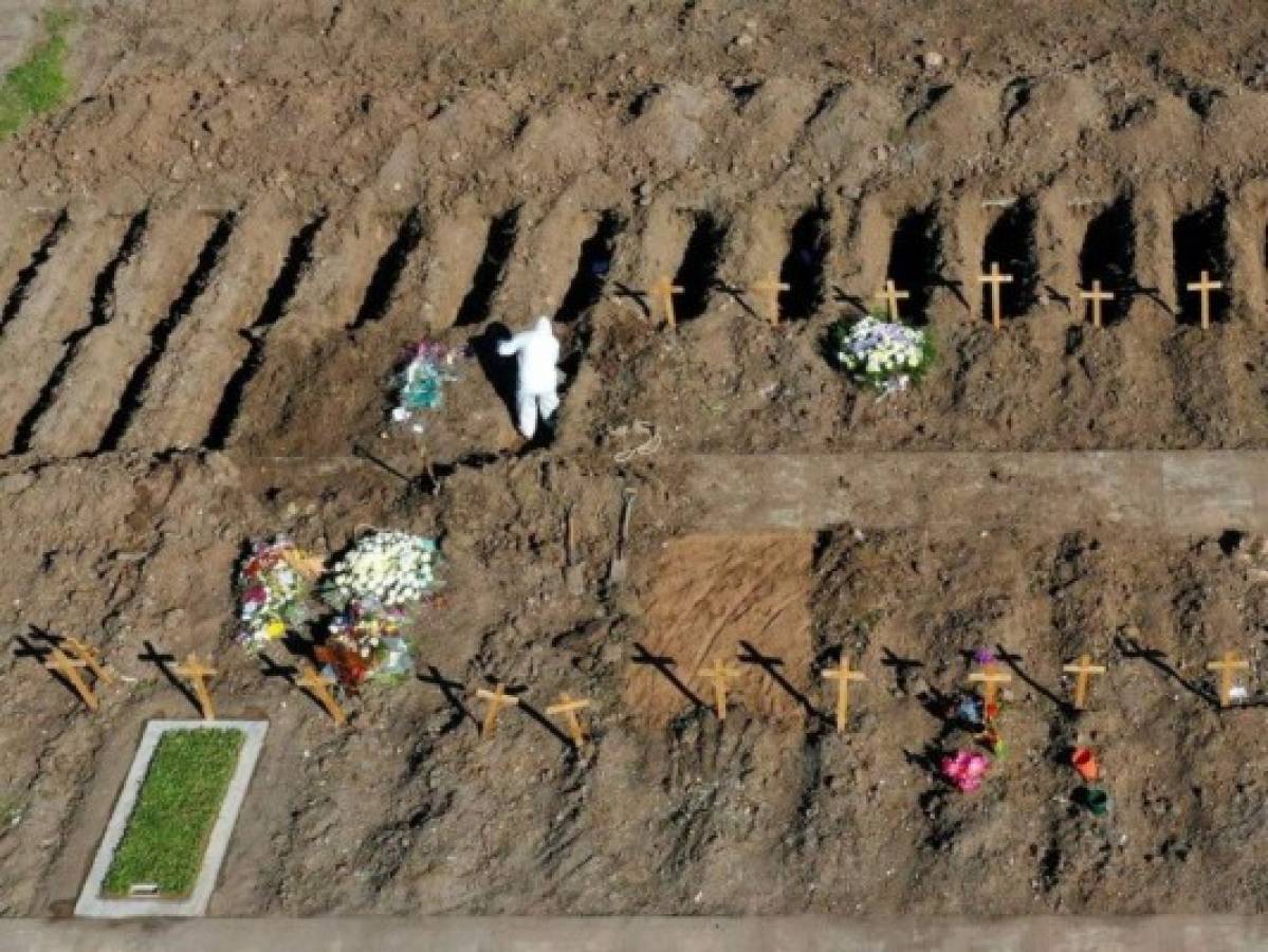 Suben casos de coronavirus en Argentina; cementerios preparan más tumbas