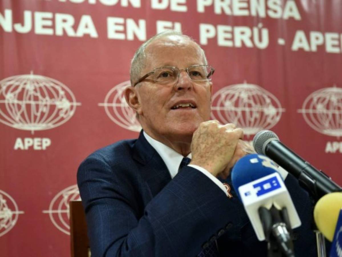 Kuczynski asume presidencia de Perú con desafíos en seguridad y economía