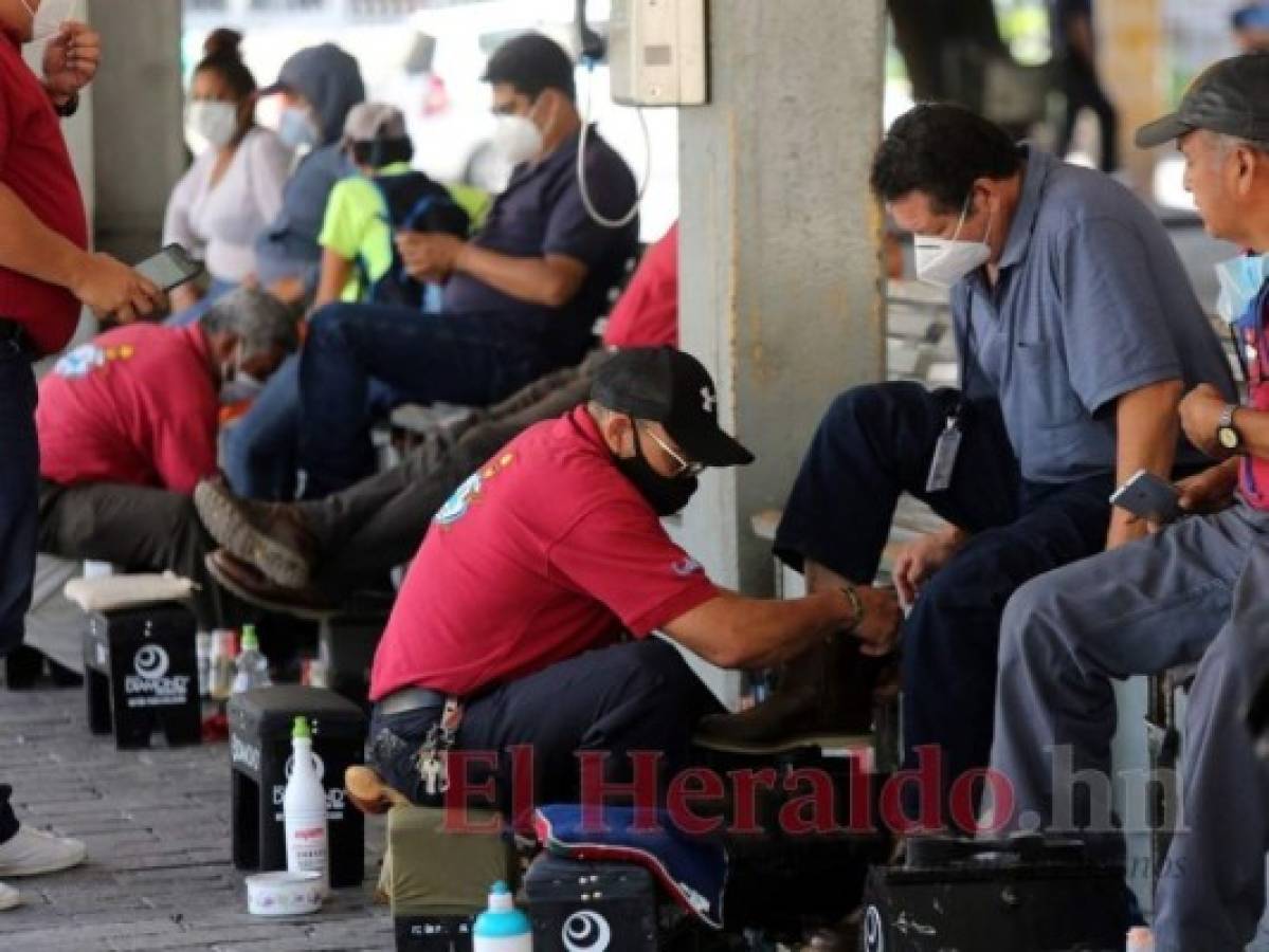 ¡Felicidades lustrabotas por su nítido trabajo!