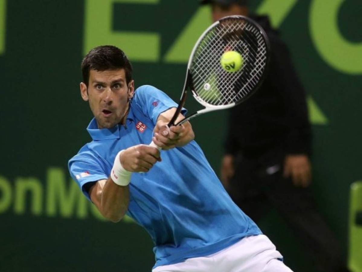 Un Djokovic poco convincente triunfa en Doha previo al Australia Open  