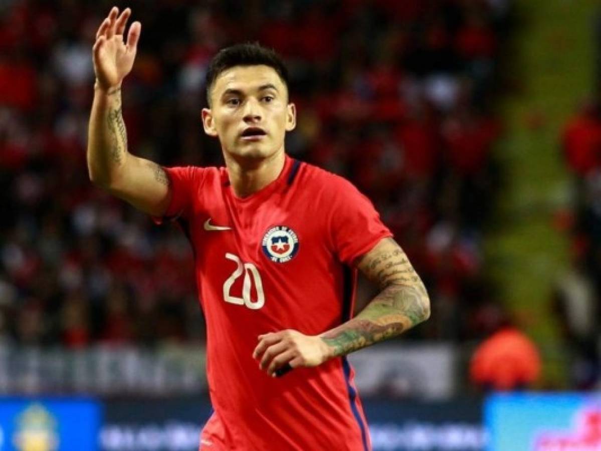 Aránguiz pide no jugar amistoso con Perú por la crisis en Chile