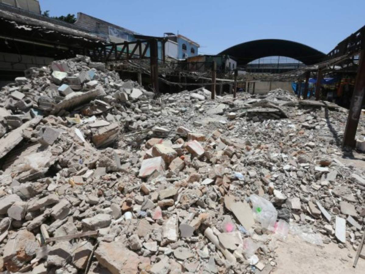 Demolición de puestos del mercado San Isidro avanza en un 60 por ciento