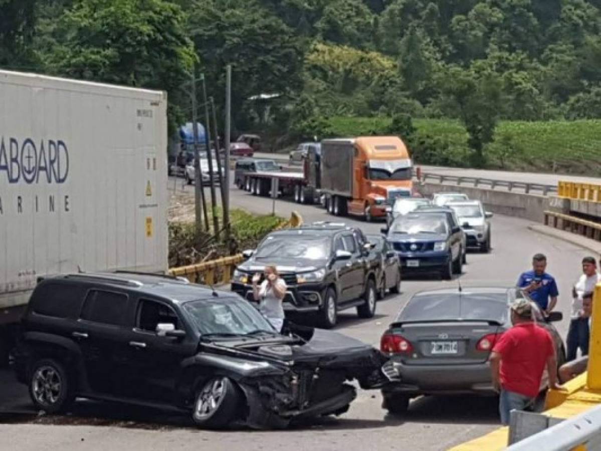 Accidente vehicular deja tráfico lento en el municipio de Taulabé