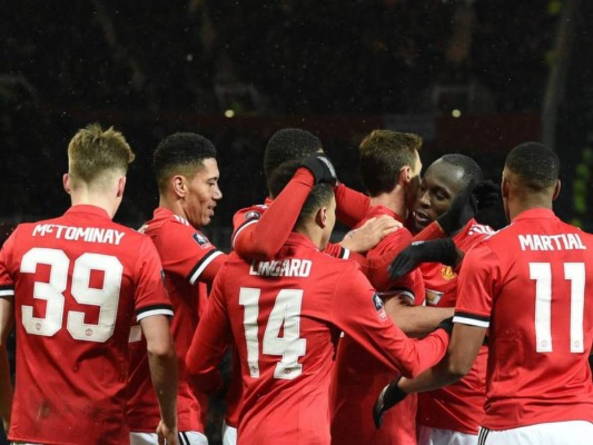 United y Tottenham lamen sus heridas europeas con cómodos triunfos en FA Cup