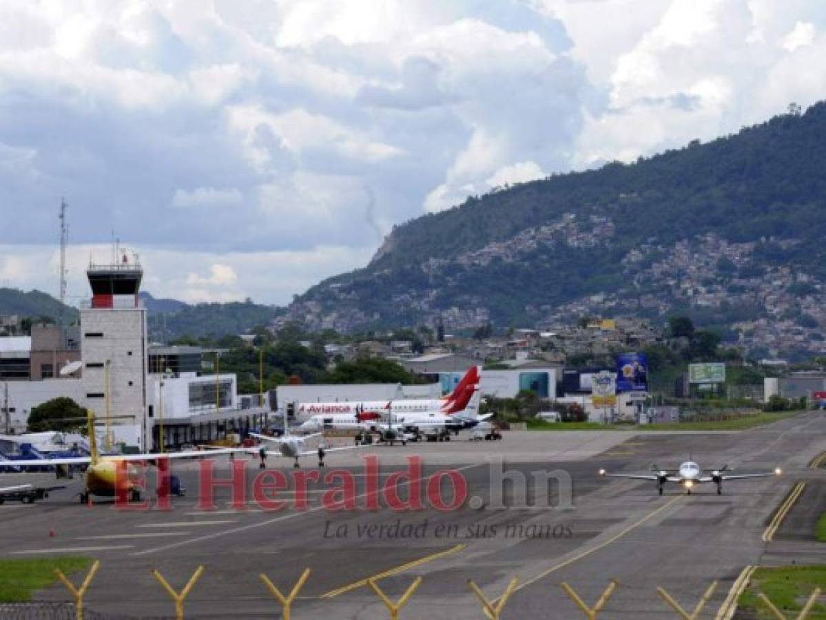 Aeropuertos de Honduras reinician operaciones el lunes en plena transición