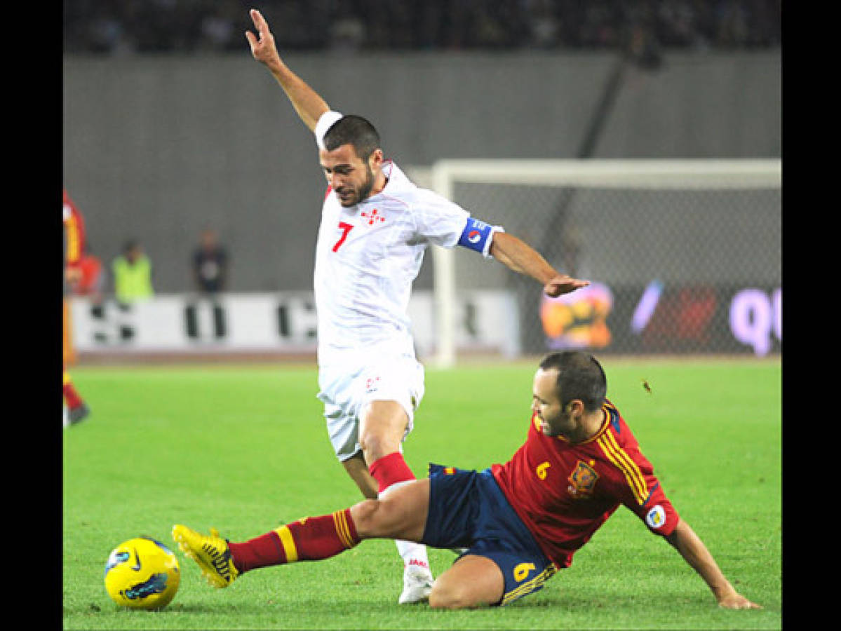 Gol tardío de Soldado rescata a España en Georgia