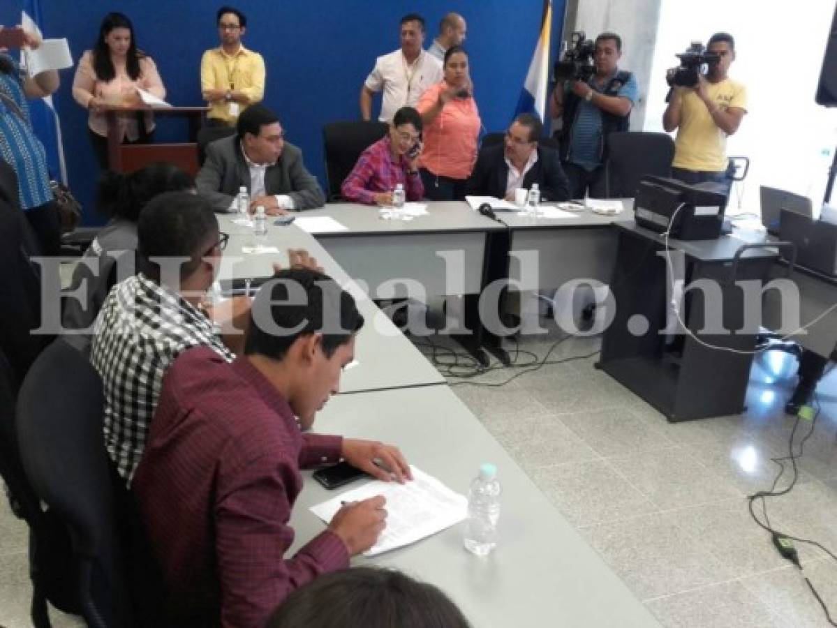 Honduras: Instalan mesa de monitoreo del acuerdo suscrito entre UNAH y el MEU