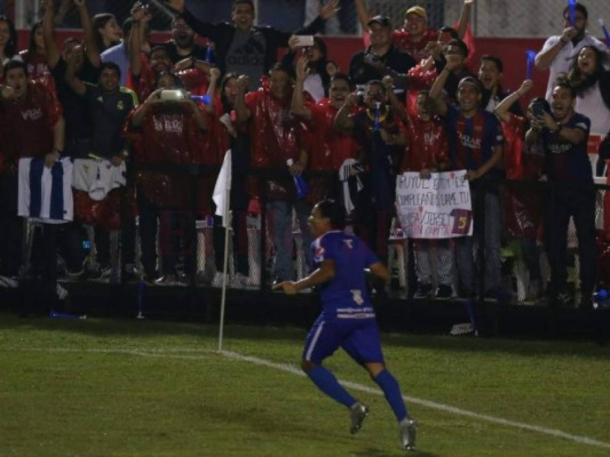 Leyendas del Mundo vencieron 5-2 a Leyendas de Honduras en el Partido por la Paz