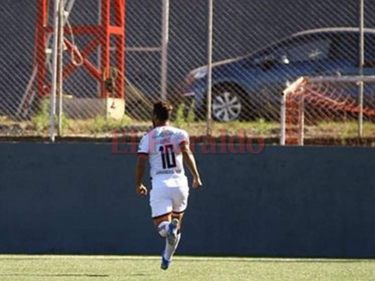 Alex López marcó el primer gol del Alajuelense ante el Santos Guápiles, pero salió lesionado