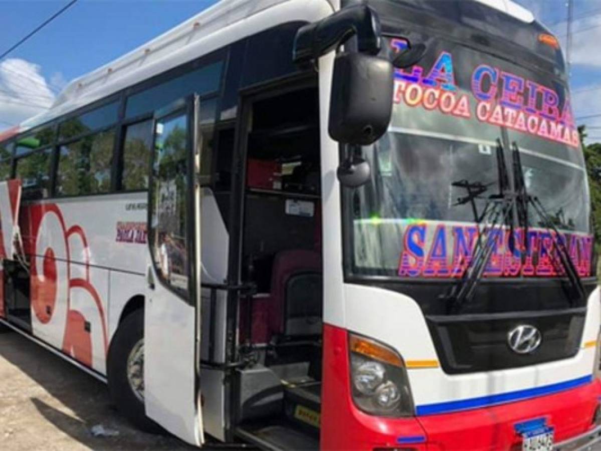 Tirotean bus interurbano cuando iniciaba operaciones en Colón