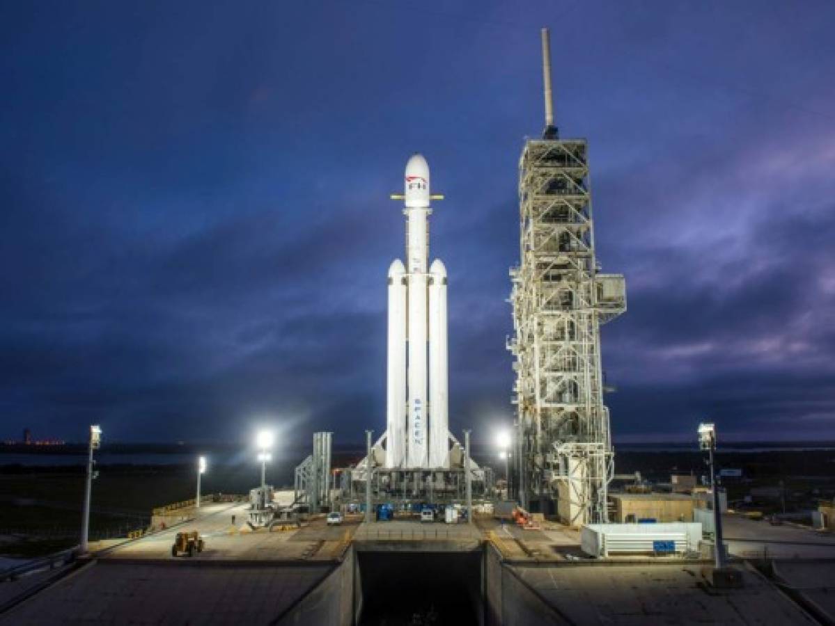 SpaceX lanza el cohete más poderoso del mundo rumbo a Marte