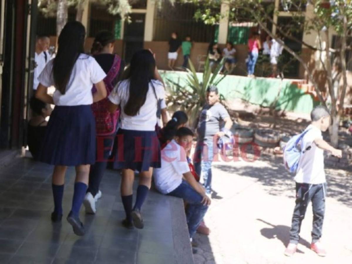 Reubican a familias e inician clases en el CEB Jacobo Cáceres de la capital