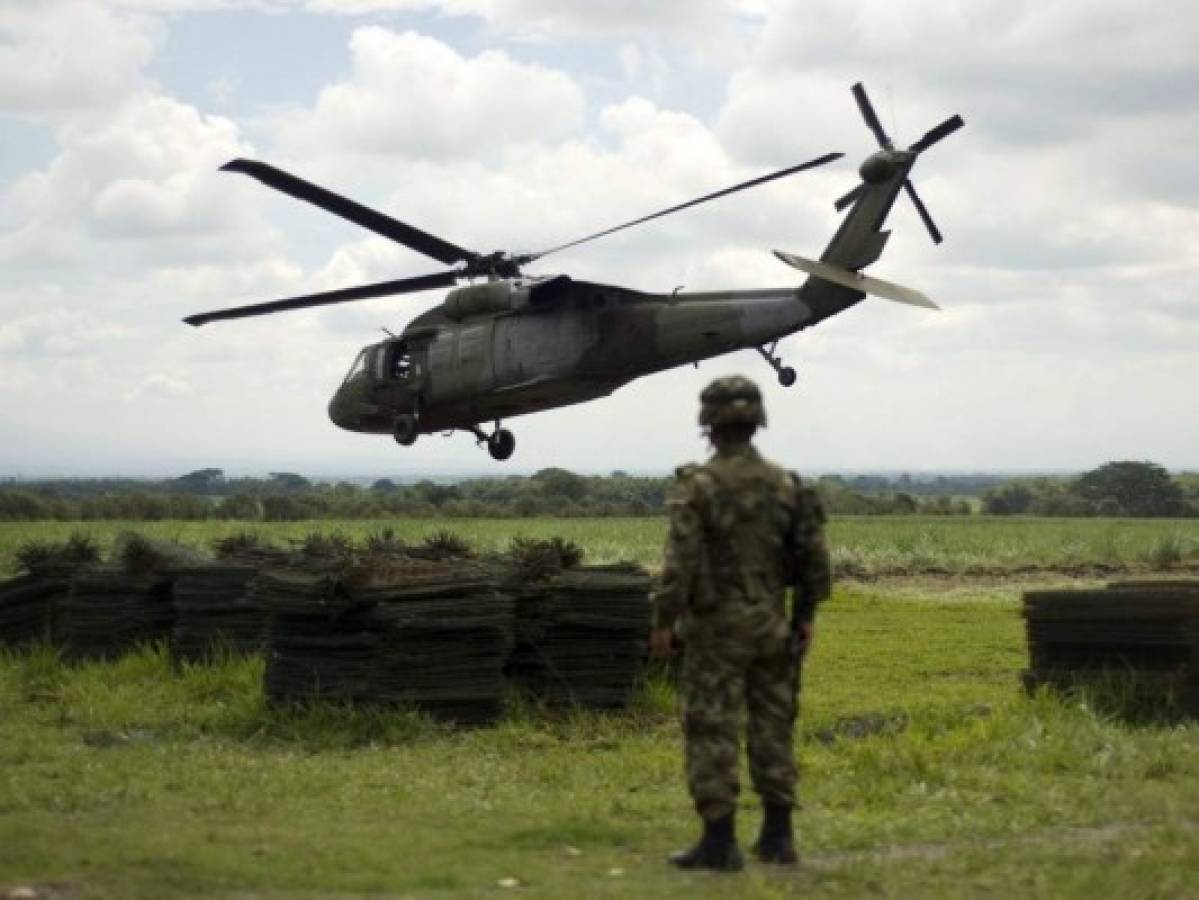 Once desaparecidos tras caída de helicóptero militar en zona rebelde en Colombia