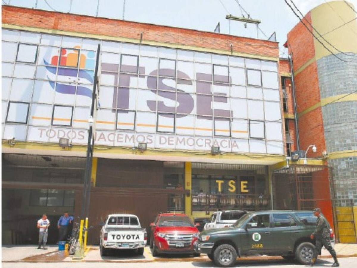 TSE: Frente Amplio y Vamos seguirán en el escenario político