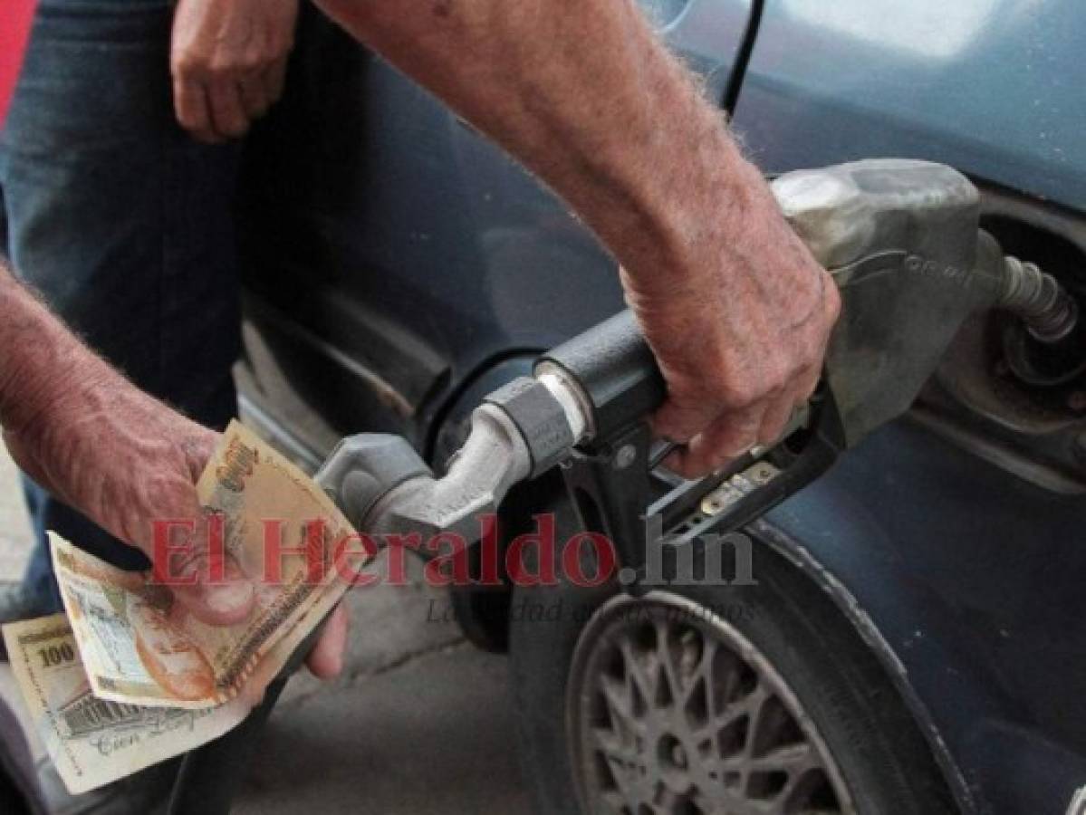 Carburantes acumulan rebajas entre 1.77 y 3.71 lempiras por galón