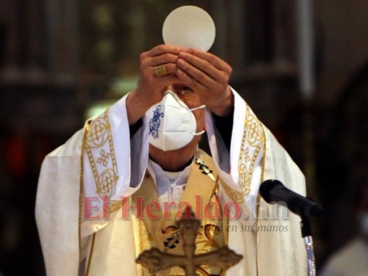 'Continúen orando por sus sacerdotes y por este servidor': cardenal Rodríguez en Misa Crismal