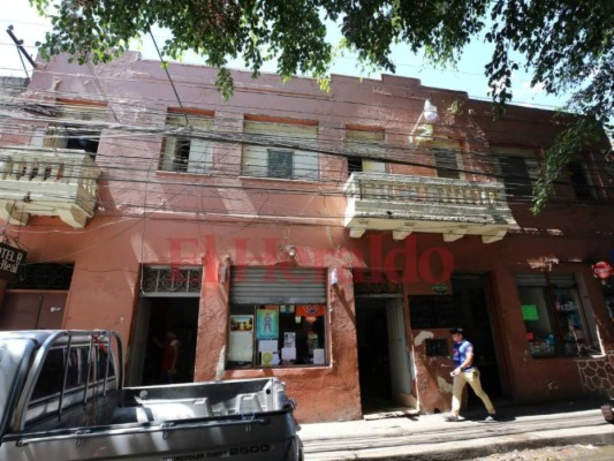 El 50% del hotel Caxa Real fue consumido por el fuego en la capital de Honduras