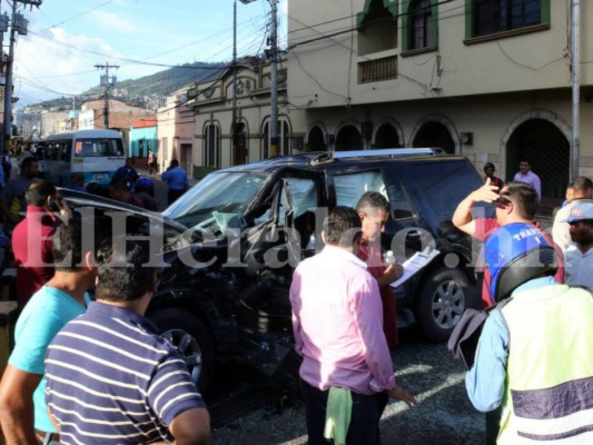 Brutal accidente de tránsito entre camioneta y rapidito en Comayagüela