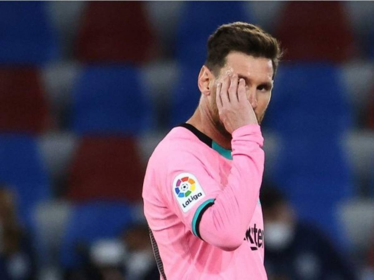 El Barcelona empata 3-3 con el Levante y se complica La Liga