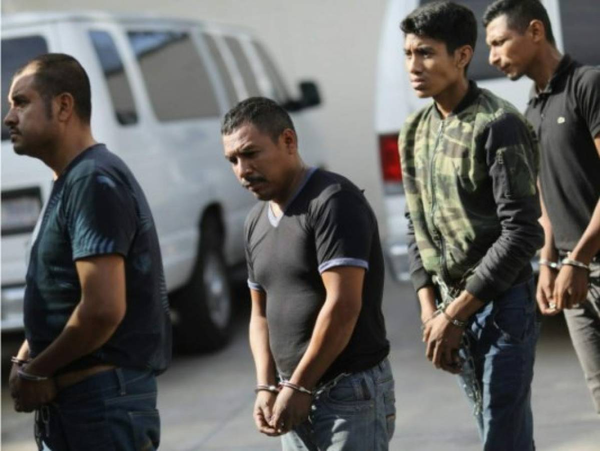 California realiza juicios masivos contra inmigrantes como parte de la política tolerancia cero