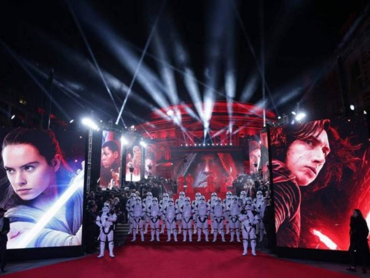 'Star Wars: Los últimos Jedi' recauda 450 millones de dólares en estreno mundial