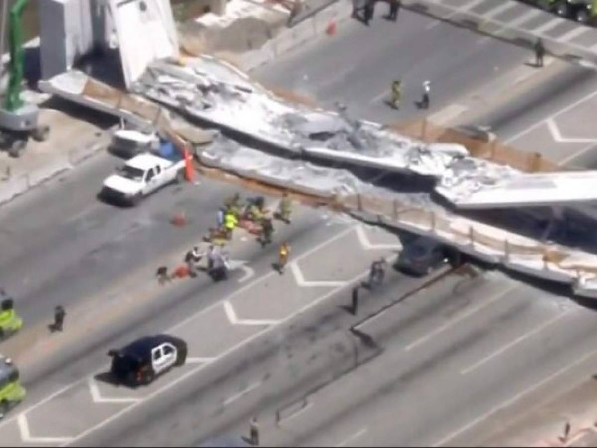 Puente peatonal se desploma en Miami; hay varios muertos y heridos