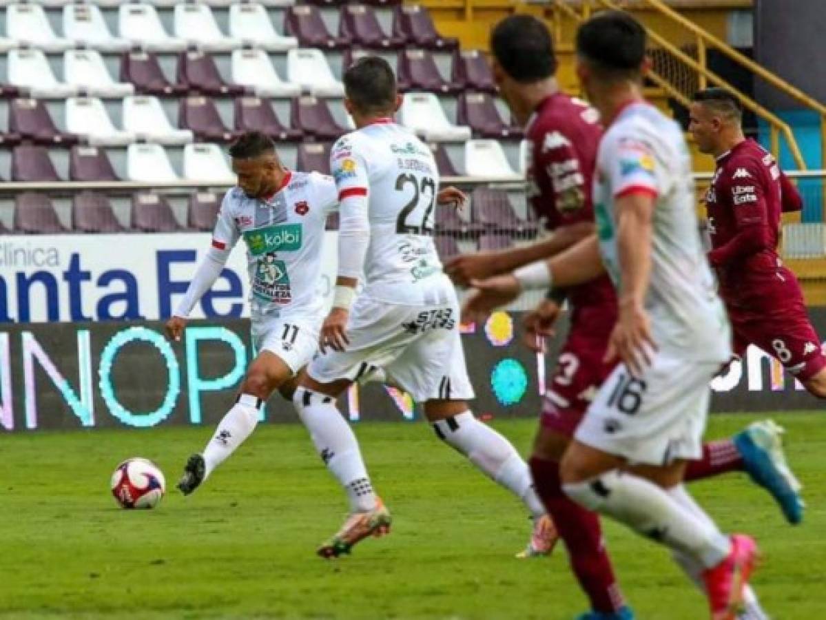 Alex López marca tremendo golazo en el clásico costarricense